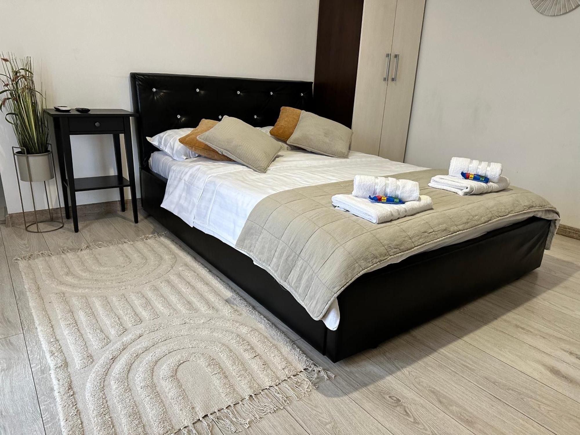 Downtown Studio By Darius Residence บูคาเรสต์ ภายนอก รูปภาพ
