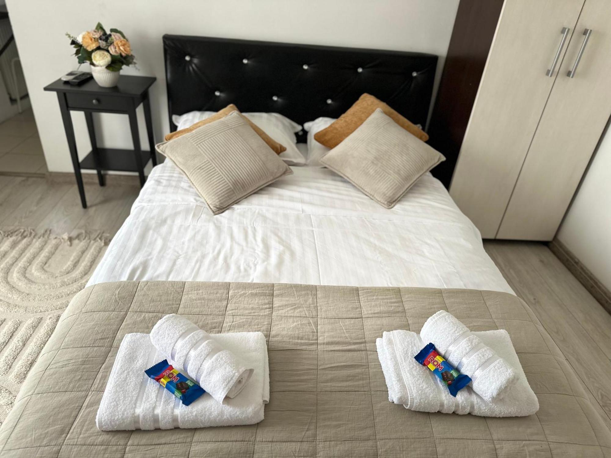 Downtown Studio By Darius Residence บูคาเรสต์ ภายนอก รูปภาพ